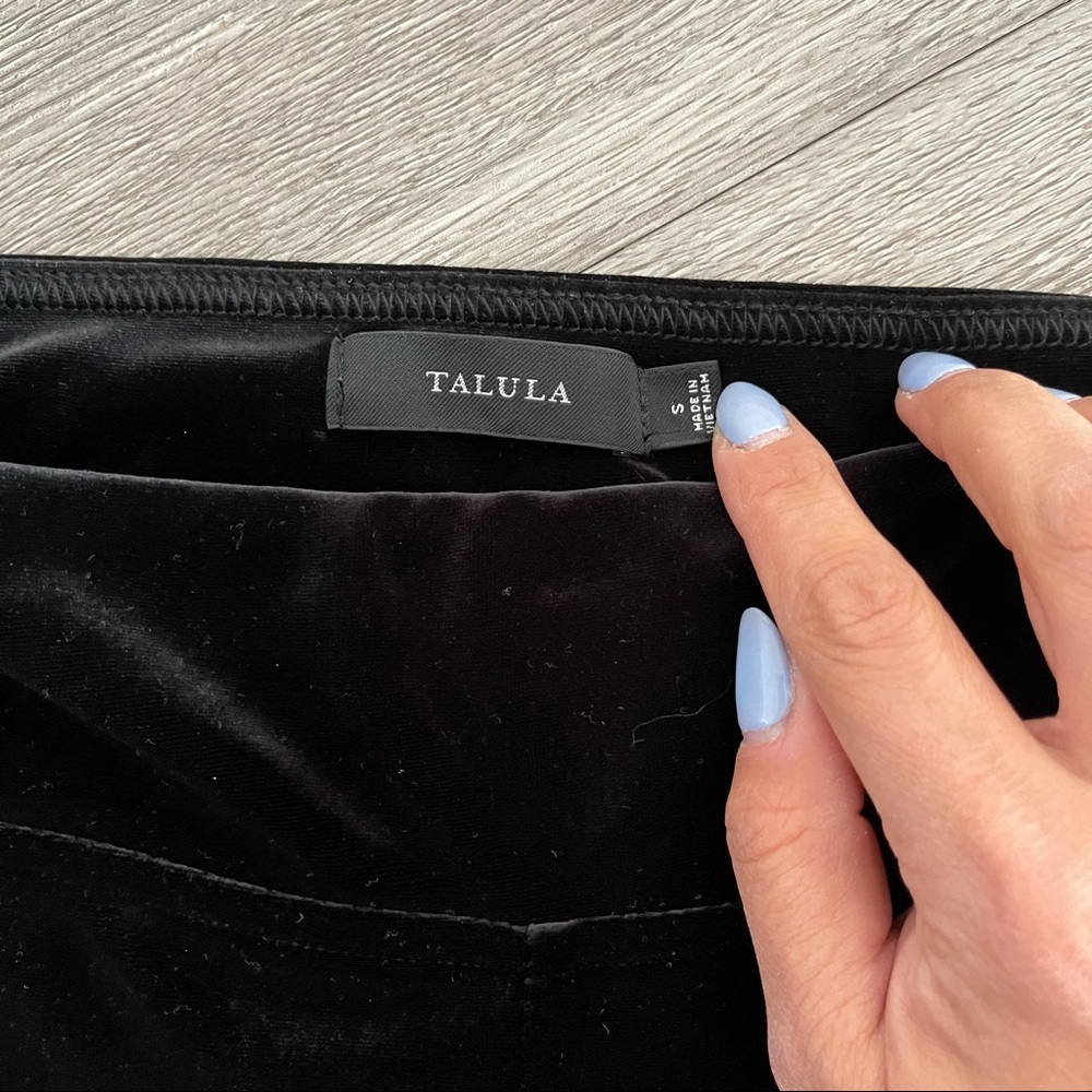 ARITZIA Talula Black Velvet Leggings Size Small - Picture 6 of 10